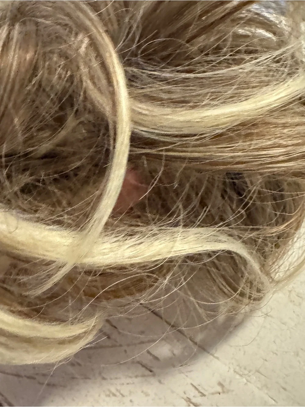 Juvabun Blonde Women’s Hairpiece - Natural & bleach Blonde Highlight- used once